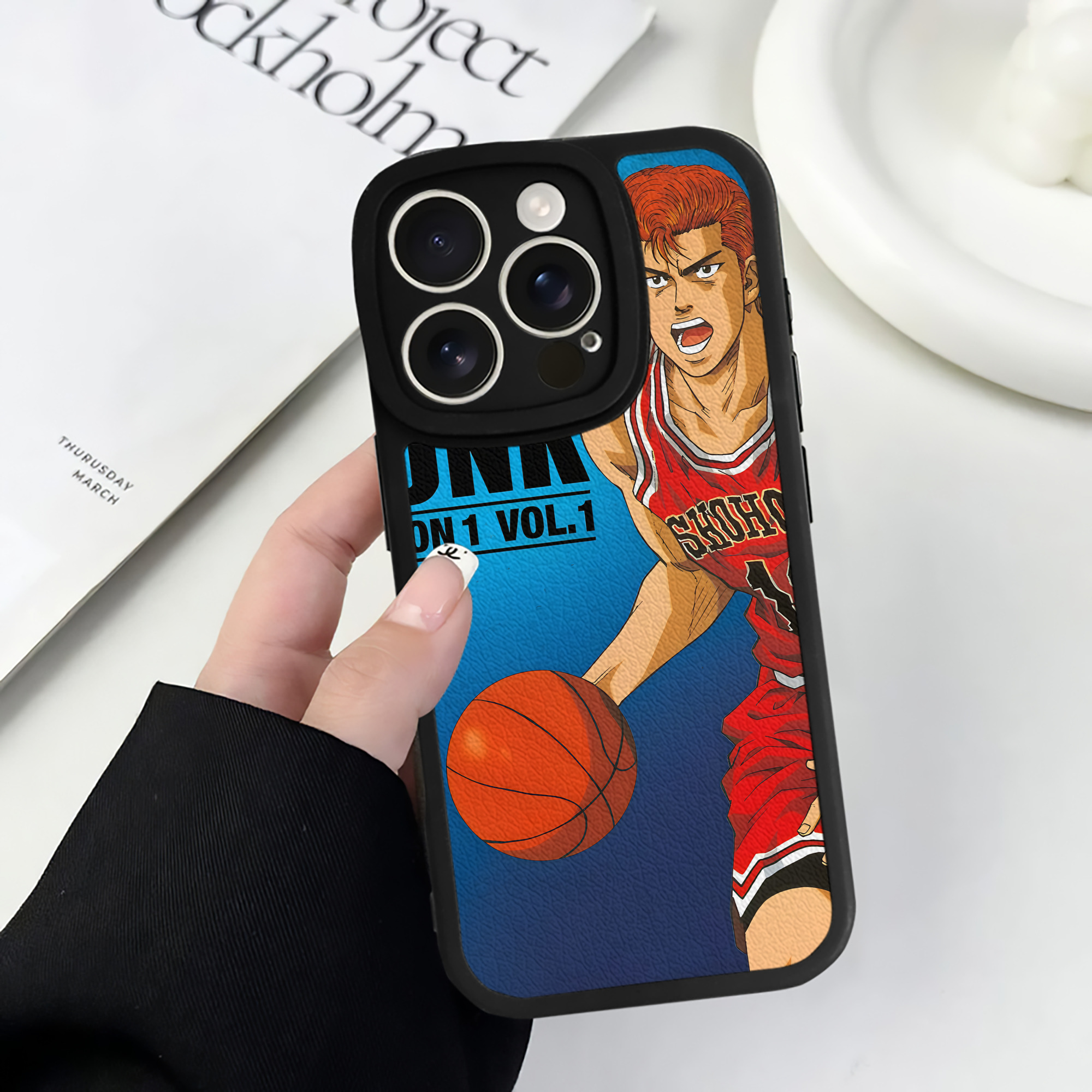 （画像用） SLAM DUNK／スラムダンク 【iPhone 16シリーズ対応】シリコンスマホケース（レザー調） 材質：シリコン